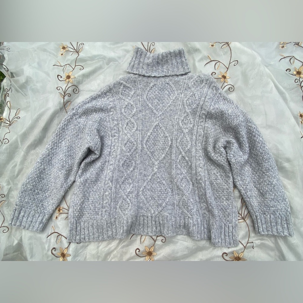 Aerie turtleneck sweater